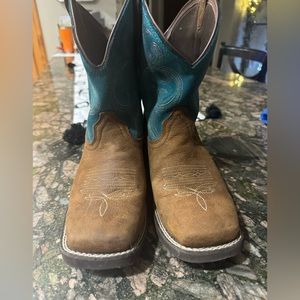 Woman’s Ariat Boots! Used but like new
